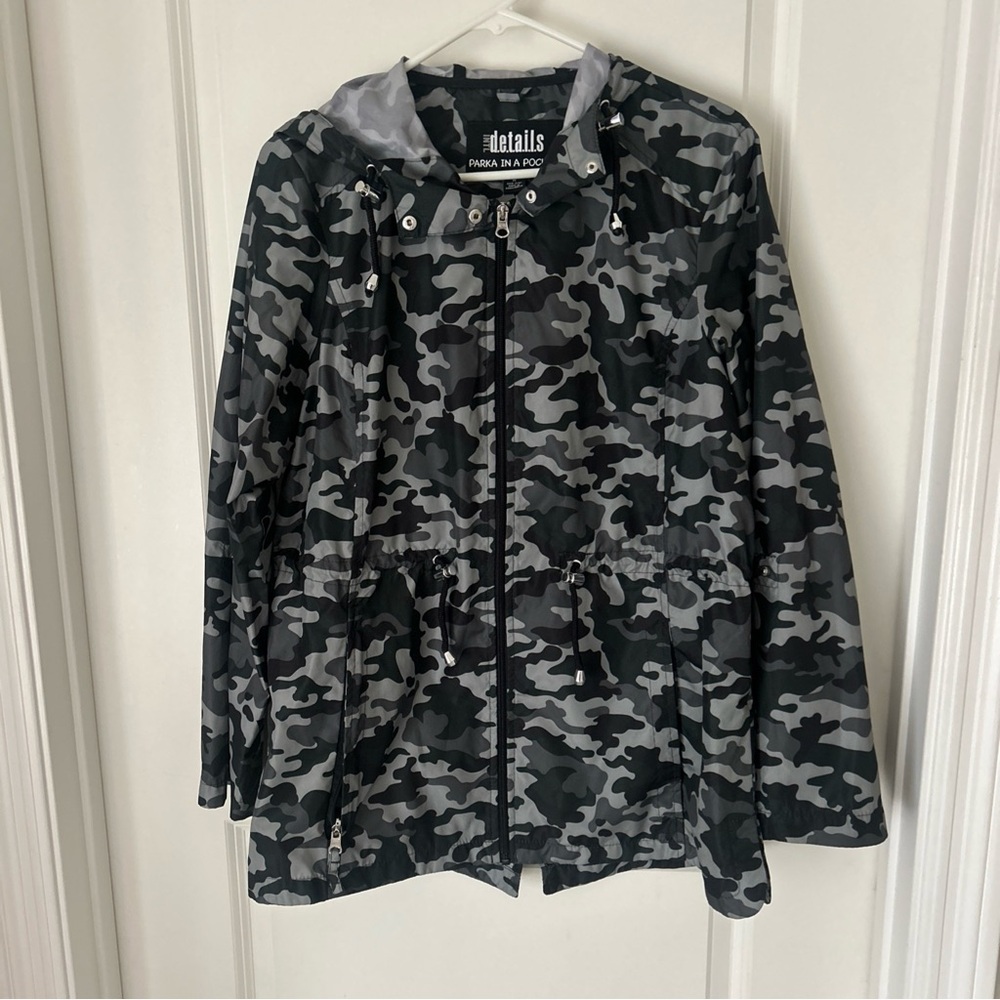 Intl Details Parka In A Pocket Camo Jacket Hooded Lightweight Drawstring Sz M